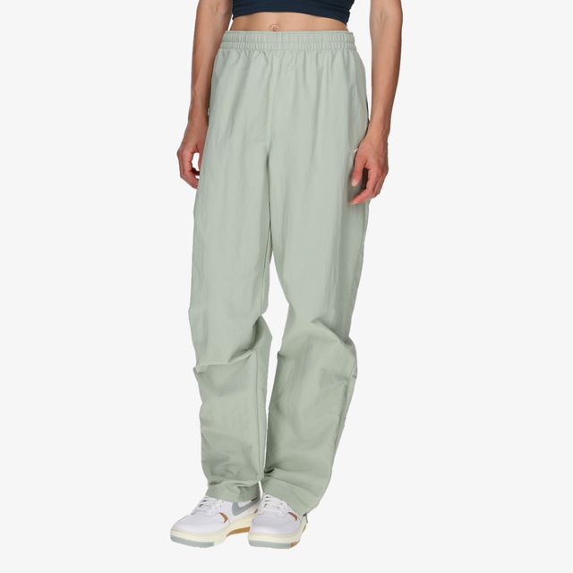Nike Essential