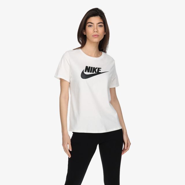 Nike Sportswear Essentials