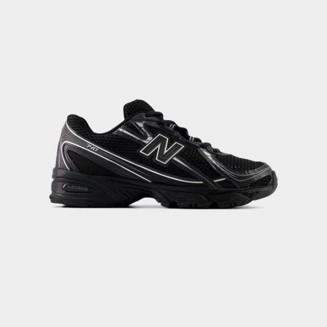 New Balance 740