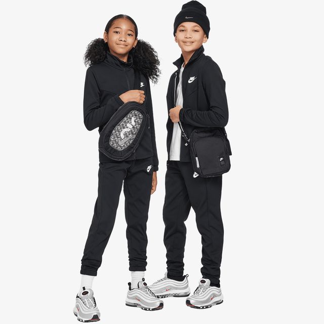 Nike Sportswear Club