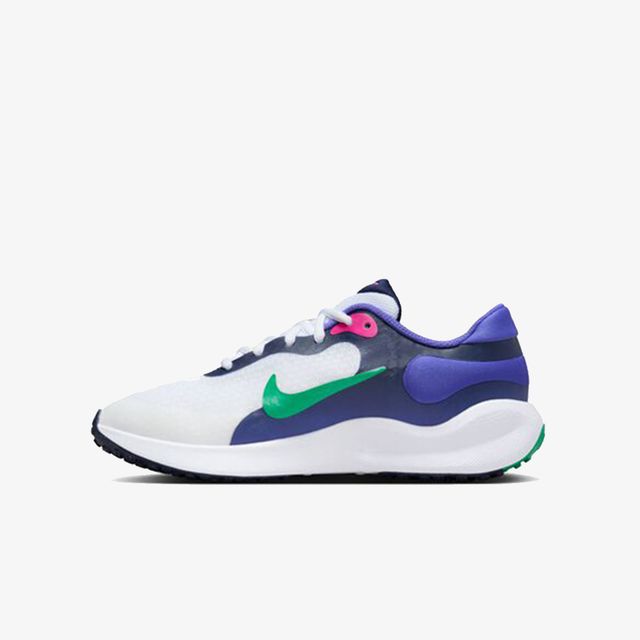 Nike Revolution 7