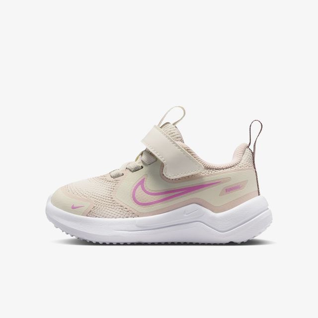 Nike Cosmic Runner