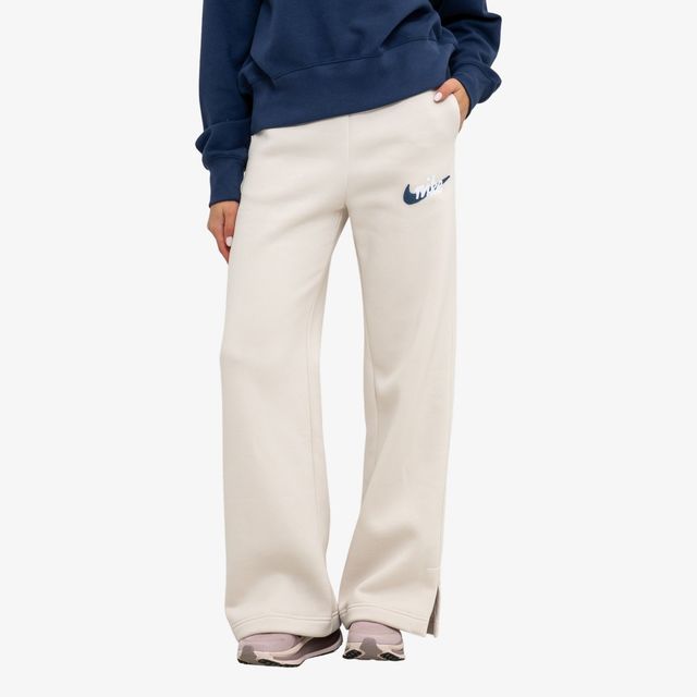 Nike Sportswear Phoenix