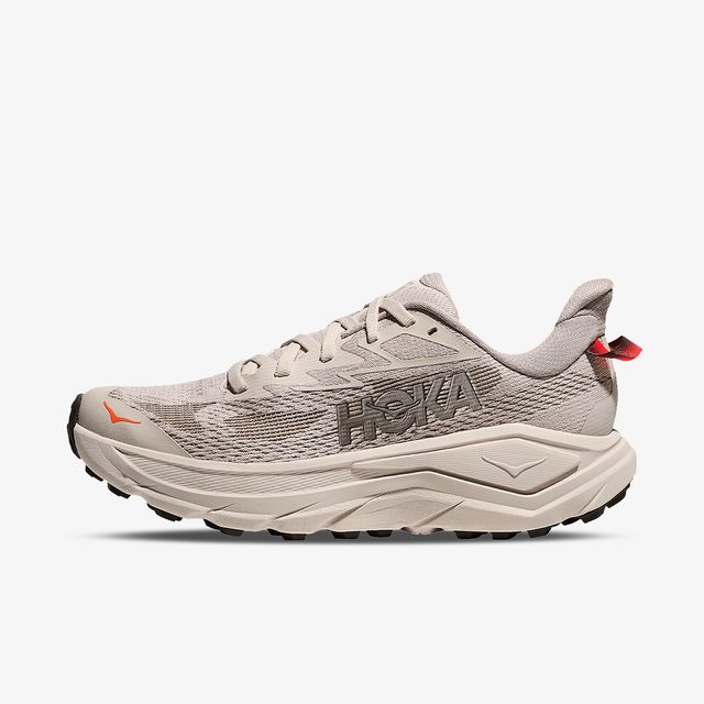Hoka Challenger 8