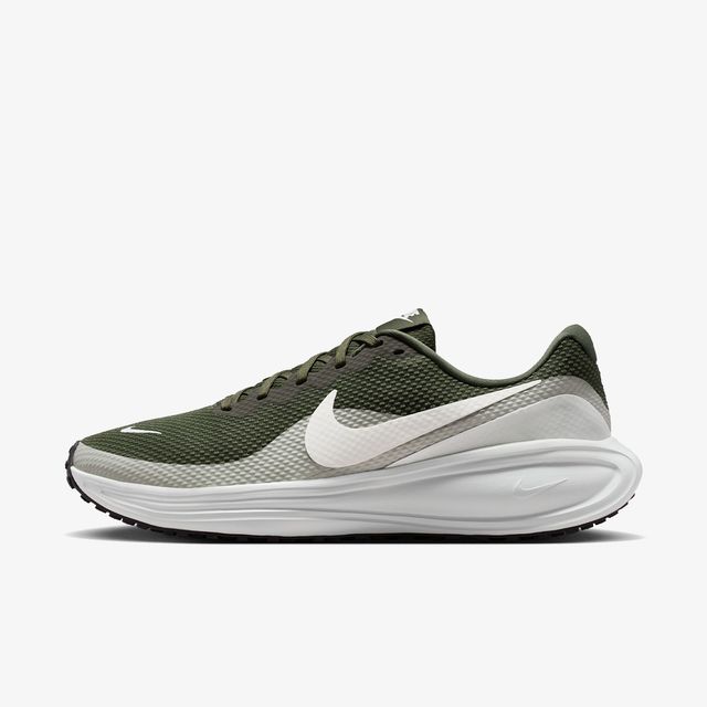 Nike Revolution 8