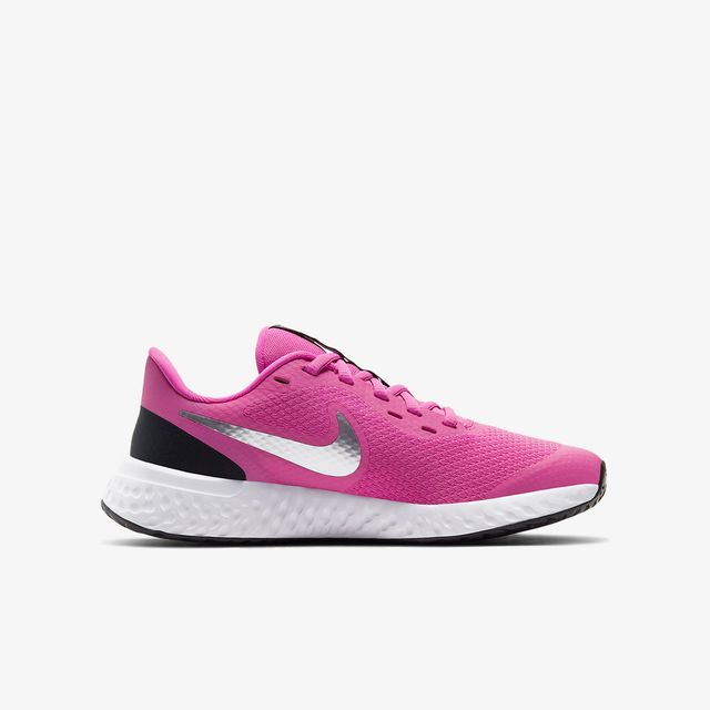 Nike Revolution 5 Gs
