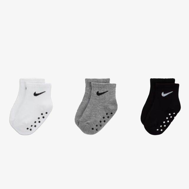 Nike Core Swoosh