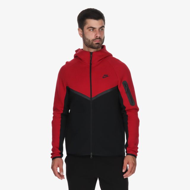 Nike Tech