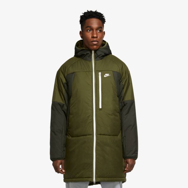 Nike Sportswear Tgerma FIT Legacy