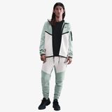 Nike Tech