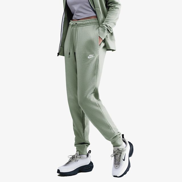 Nike Sportswear Essential