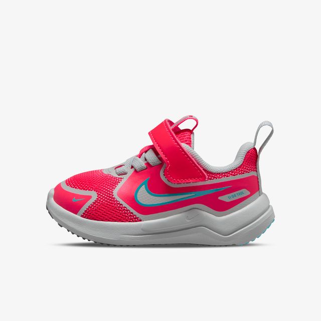 Nike Cosmic Runner