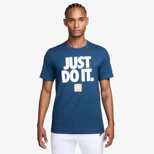 Nike Sportswear