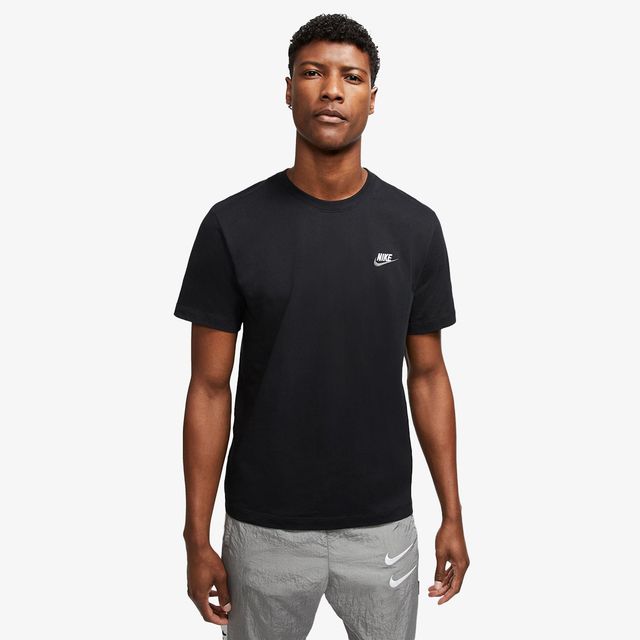 Nike Sportswear Club