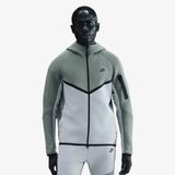 Nike Tech