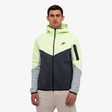 Nike Tech