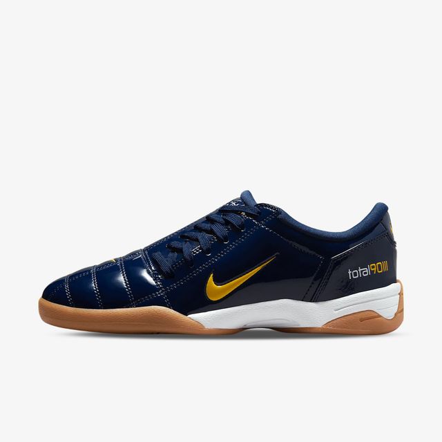 Nike Total 90