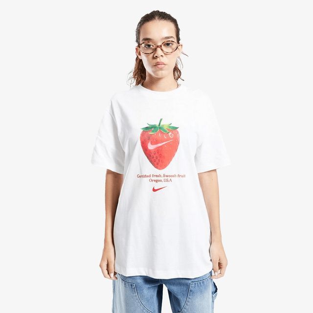Nike Sportswear Strawberry