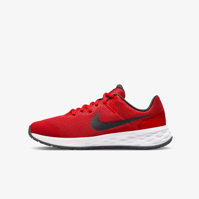 Nike Revolution 6