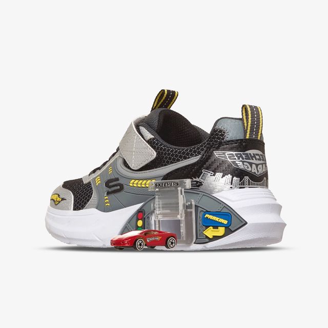 Skechers Garage