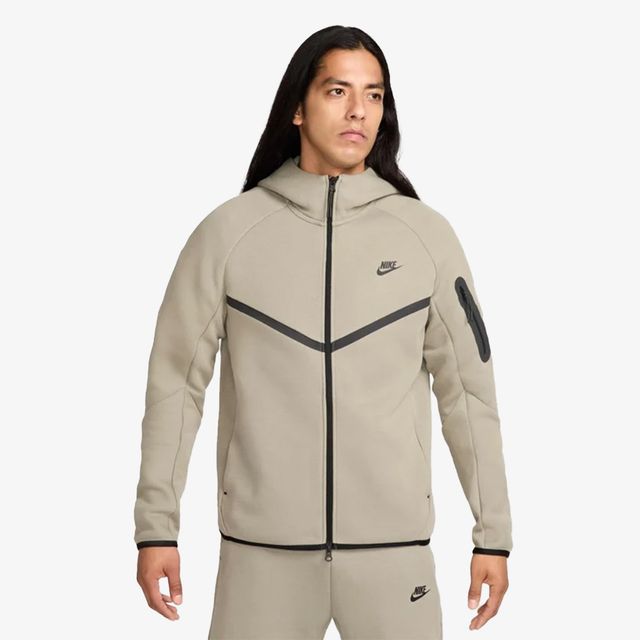 Nike Tech