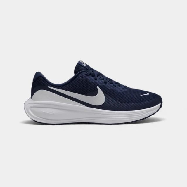 Nike Revolution 8