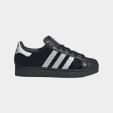 црна