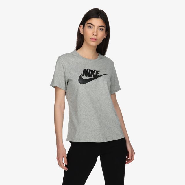 Nike Sportswear Essentials