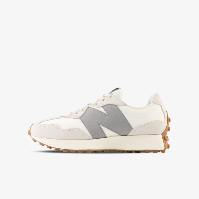 New Balance 327