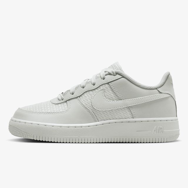Nike Air Force 1 LV8