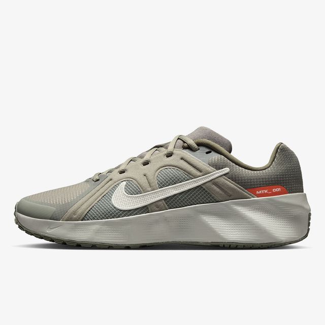 Nike Metro Tech