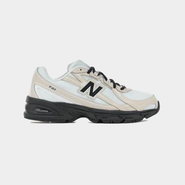 New Balance 740