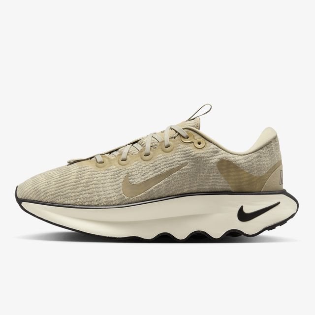 Nike Escape Momentum