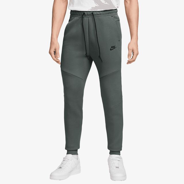 Nike Tech