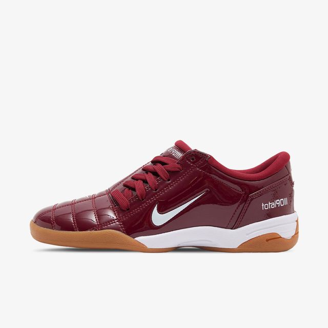 Nike Total 90
