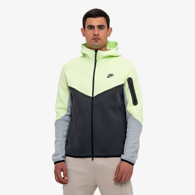 Nike Tech